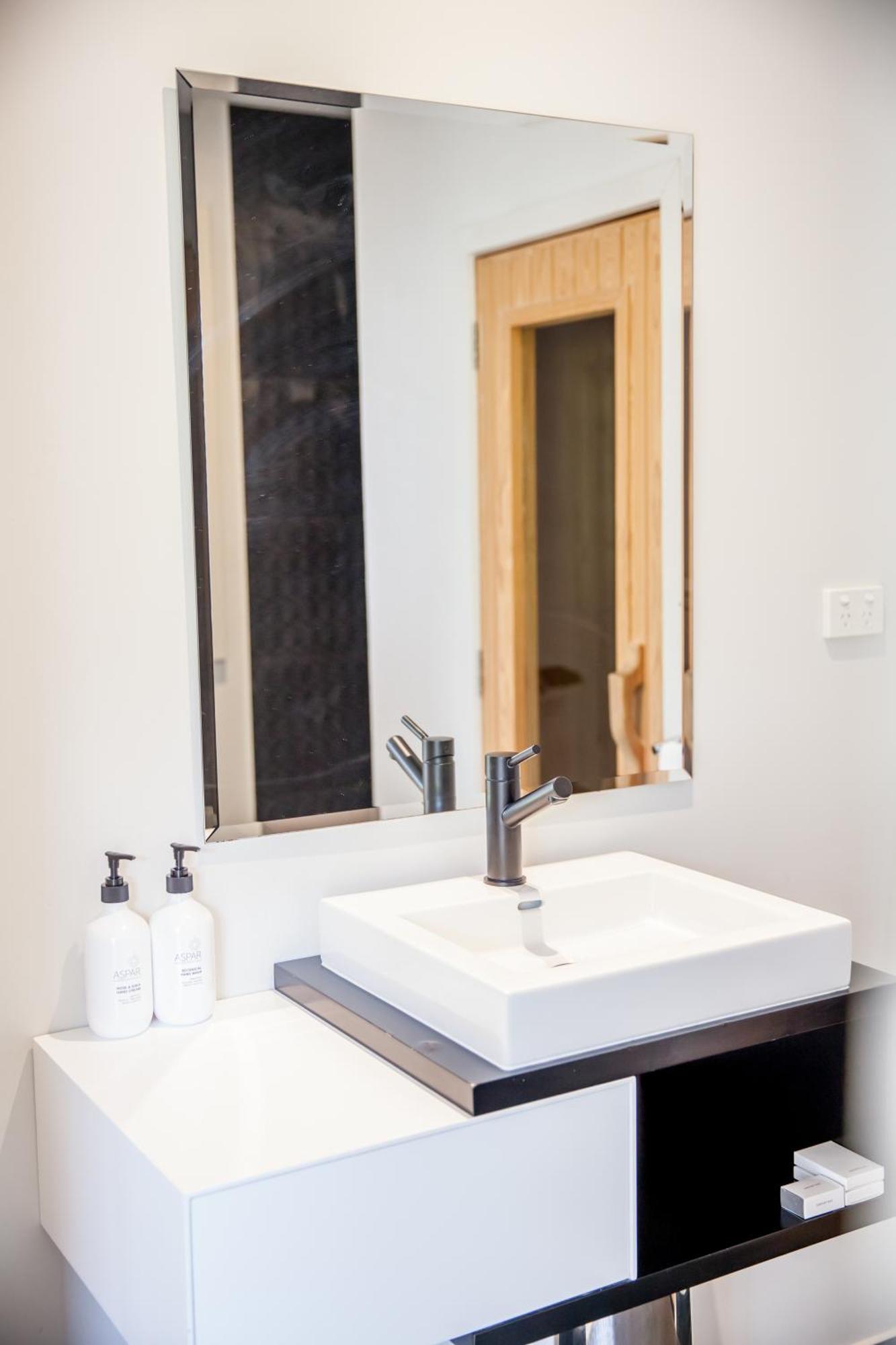 Polperro Villas Red Hill Phòng bức ảnh